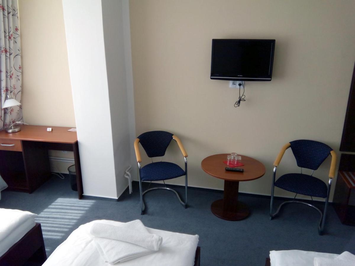 Arkada Hotel Bučovice Екстериор снимка