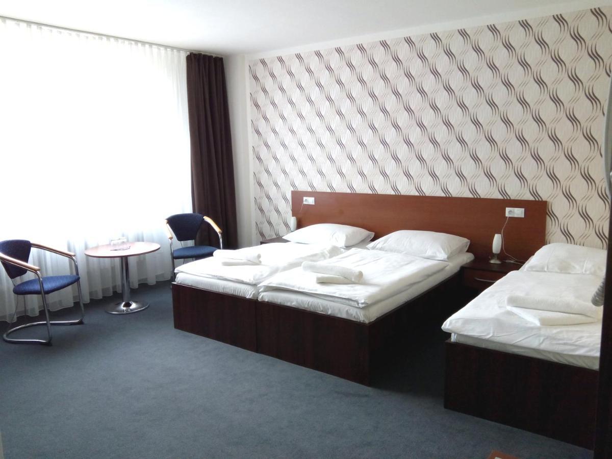 Arkada Hotel Bučovice Екстериор снимка