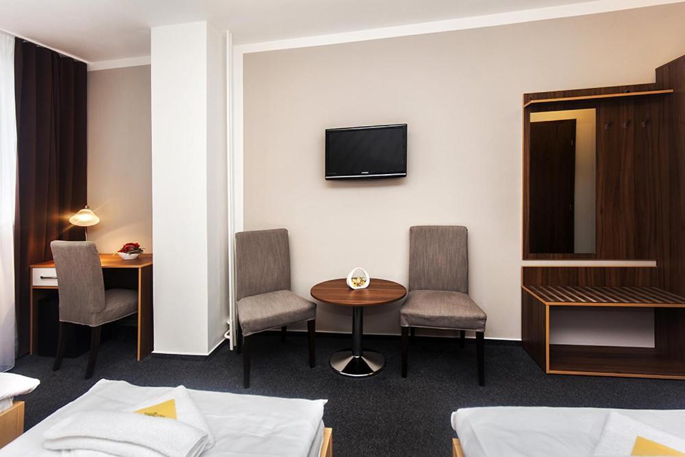 Arkada Hotel Bučovice Екстериор снимка