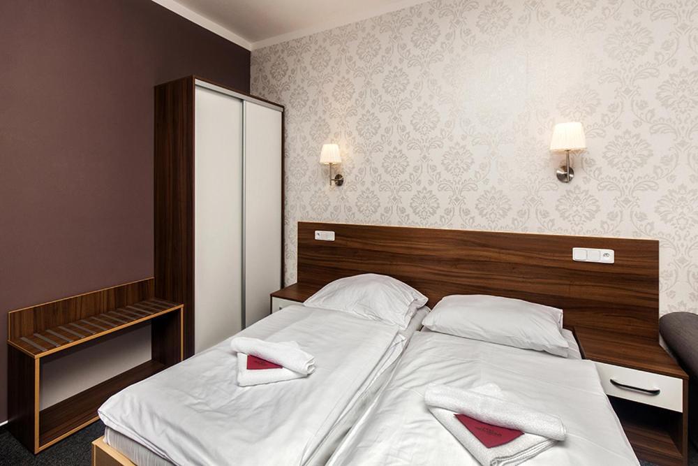 Arkada Hotel Bučovice Екстериор снимка